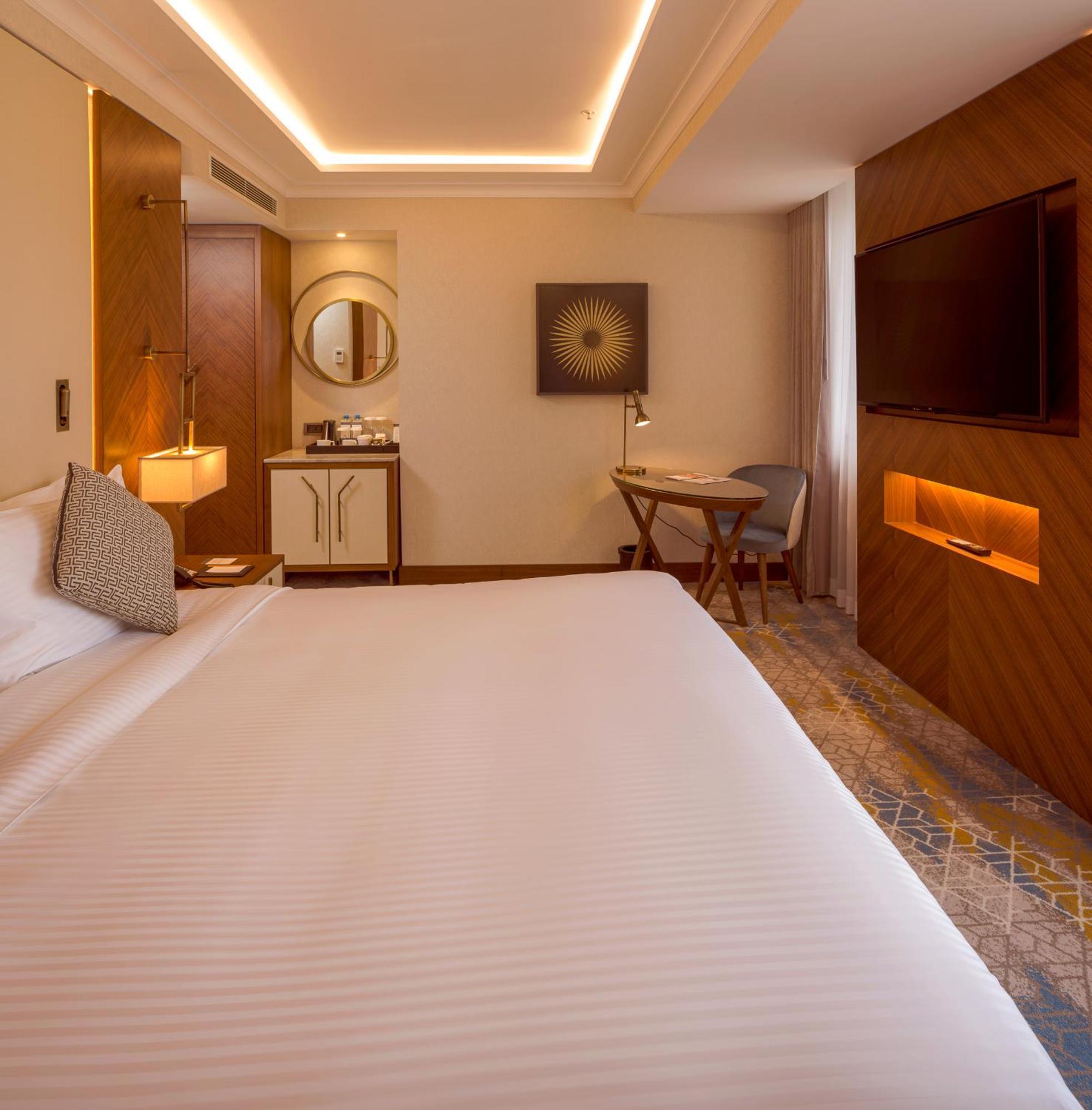Sheraton Bisjkek Eksteriør bilde