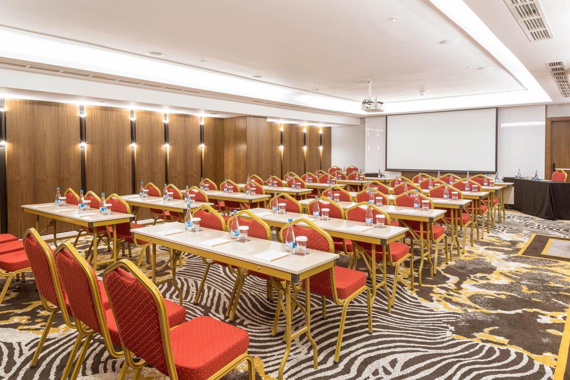 Sheraton Bisjkek Eksteriør bilde