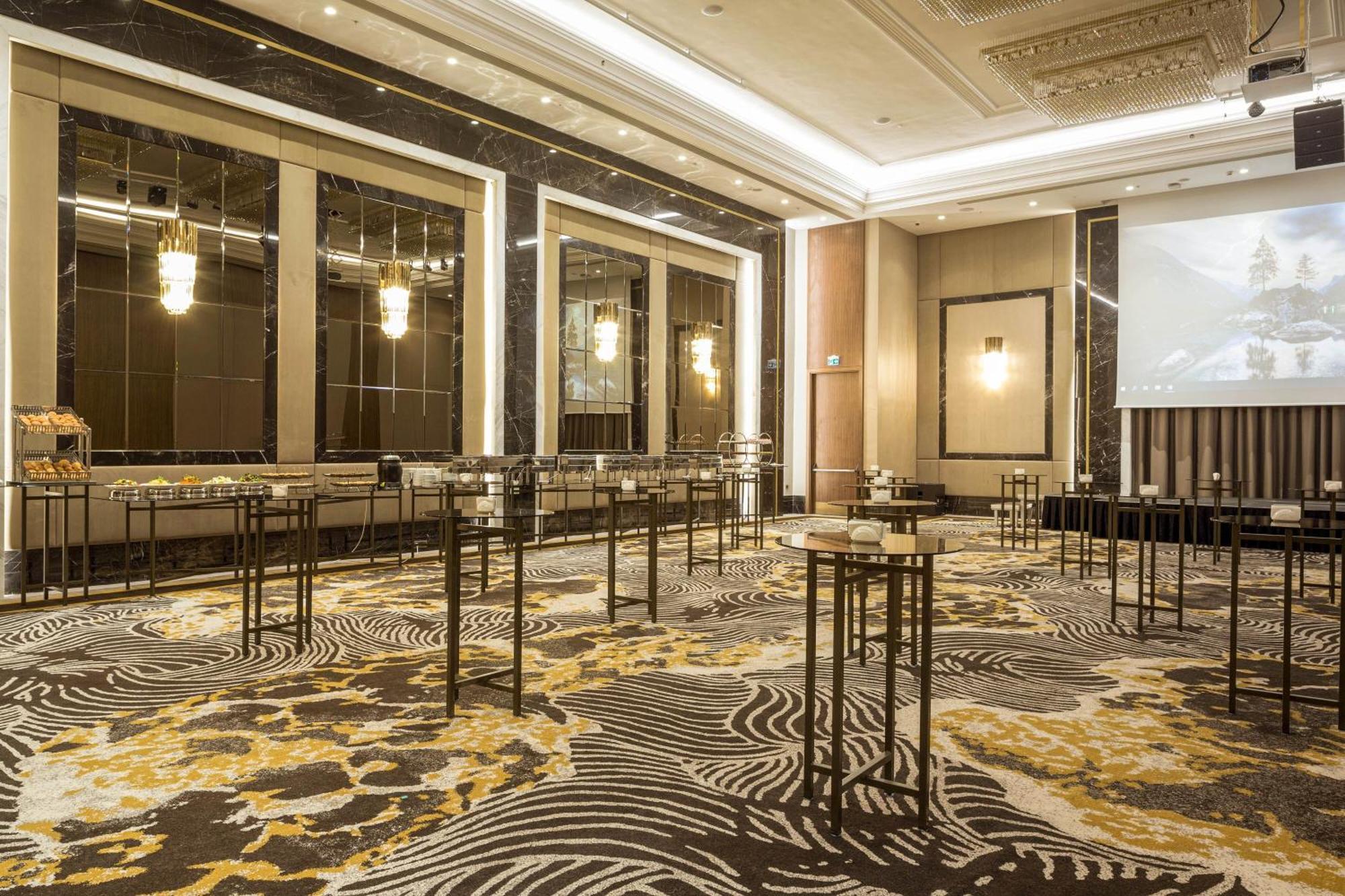 Sheraton Bisjkek Eksteriør bilde